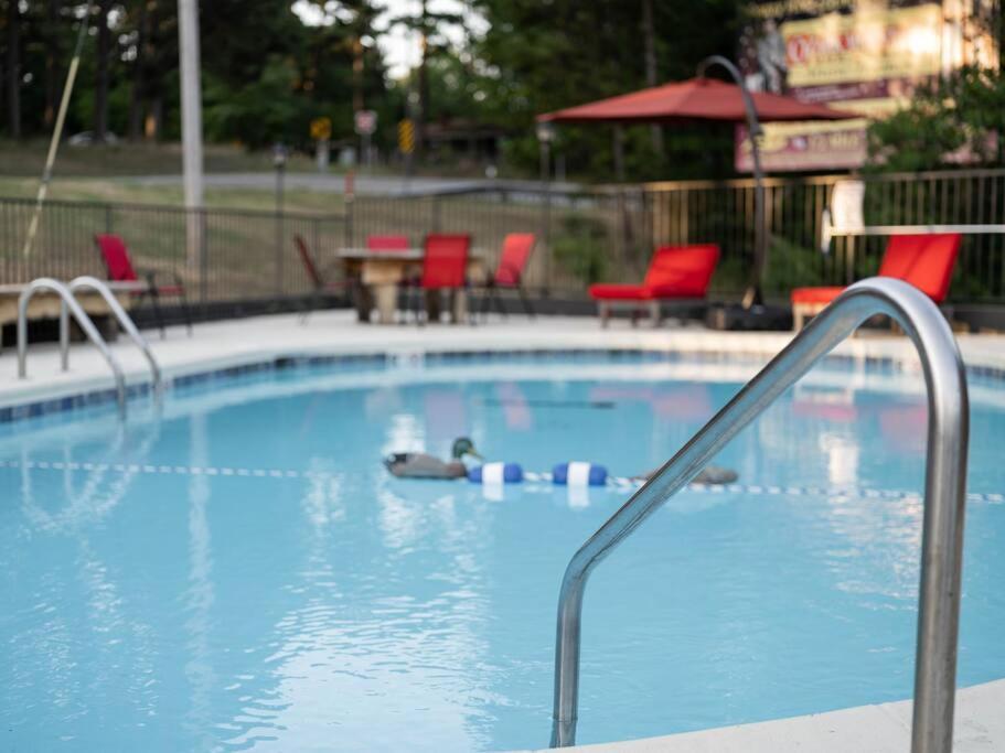Stonegate Lodge Bear'S Den Kitchen, Pool, Firepit, Wifi ,Smart Tvs Eureka Springs Exterior photo